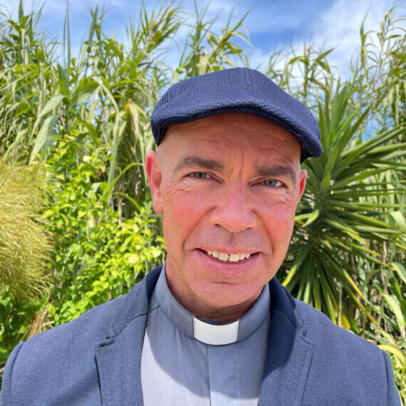 Logo Deposito de Material e fardamento Nacional